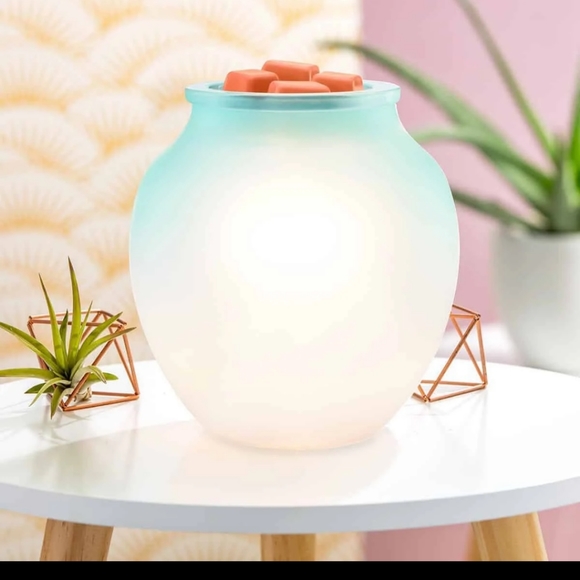 Scentsy serenity wax warmer NIB - Picture 1 of 3